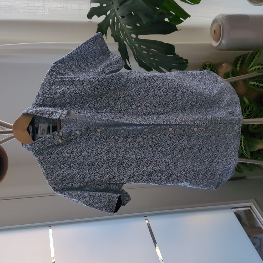 short sleeve floral print button-up